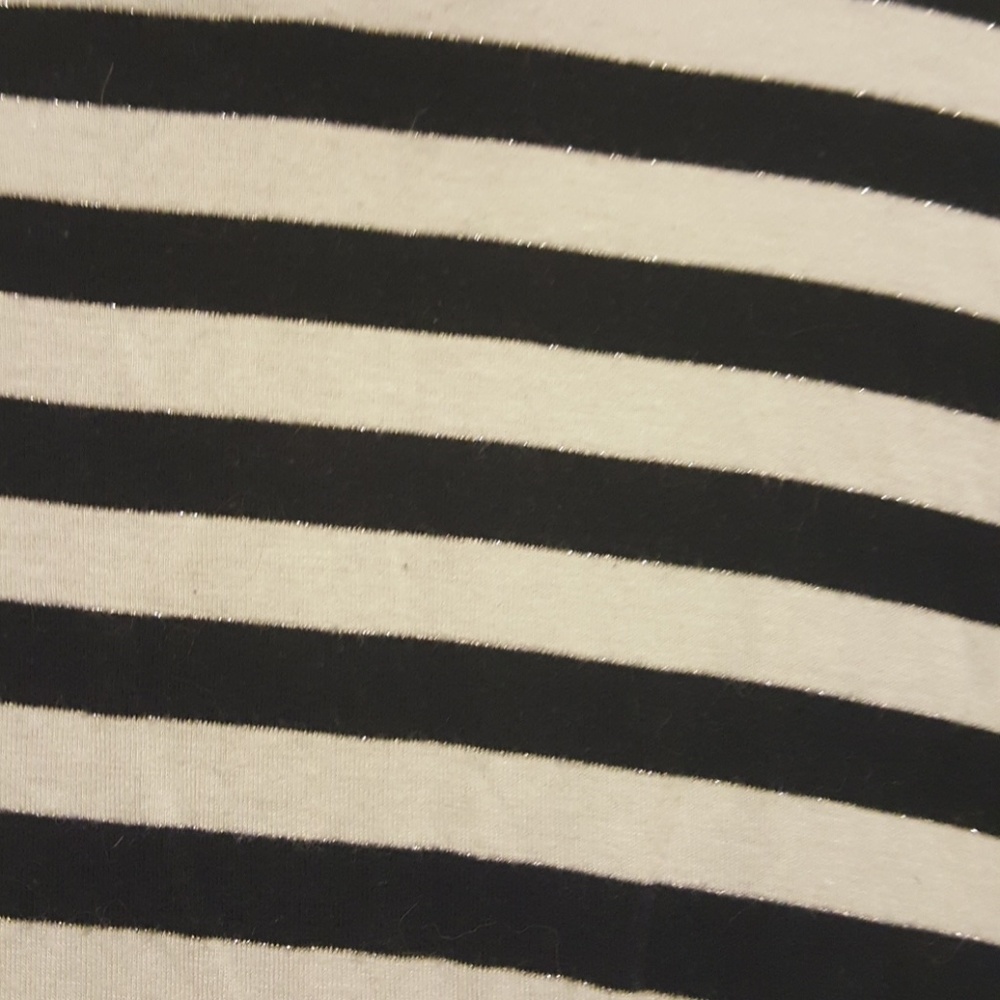 *** SOLD *** Express cute flowy striped skirt - Picture 2 of 3
